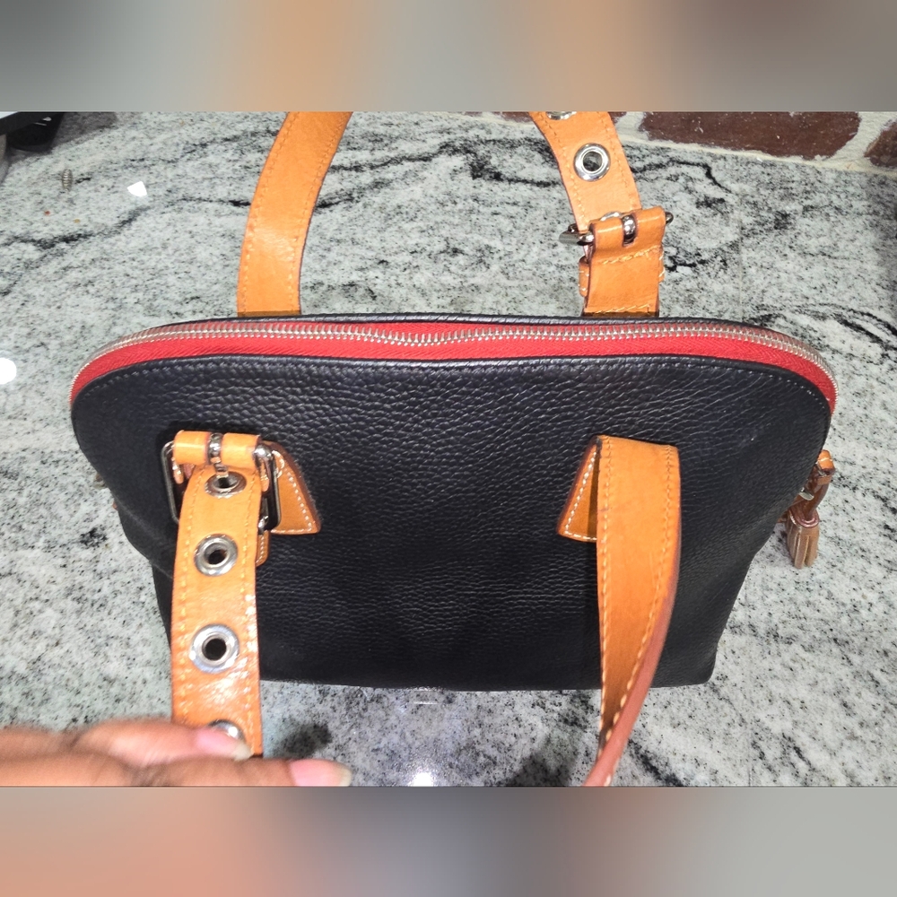 SOLD…SOLD…SOLD… Dooney Bourke Vintage Handbage - Picture 4 of 7